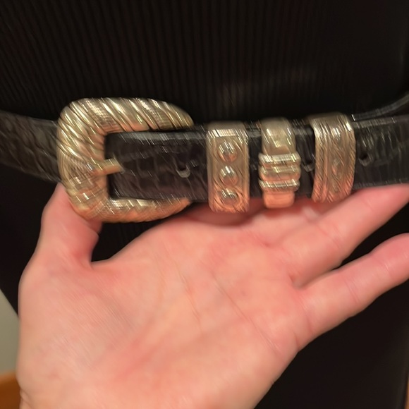 Black leather belt with silver buckle and embellishments - Picture 7 of 7